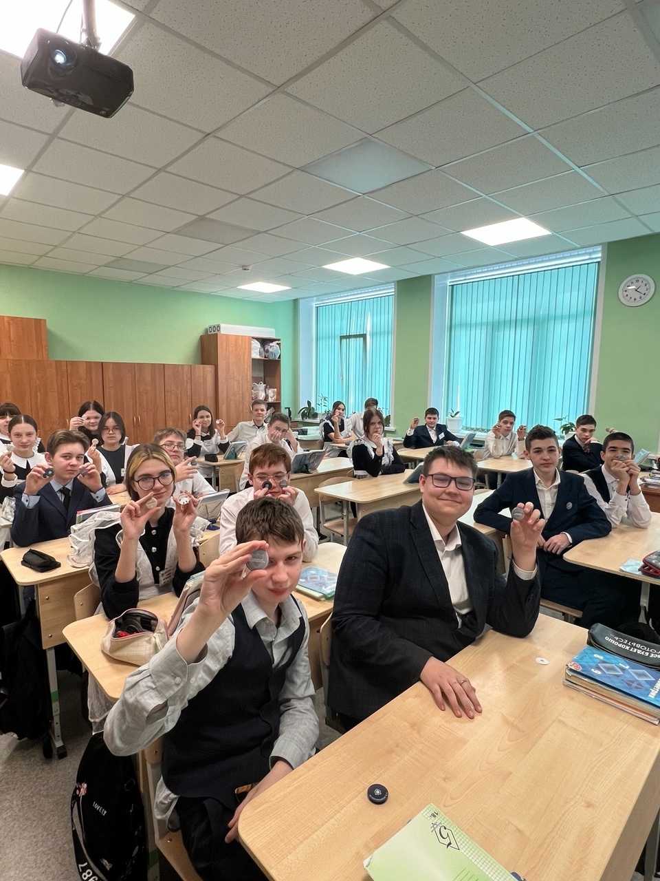 25 февраля в нашей школе прошел Квиз «Стоп Мошенник», посвященный профилактике мошенничества среди школьников 25 февраля в нашей школе прошел Квиз «Стоп Мошенник», посвященный профилактике мошенничества среди школьников.