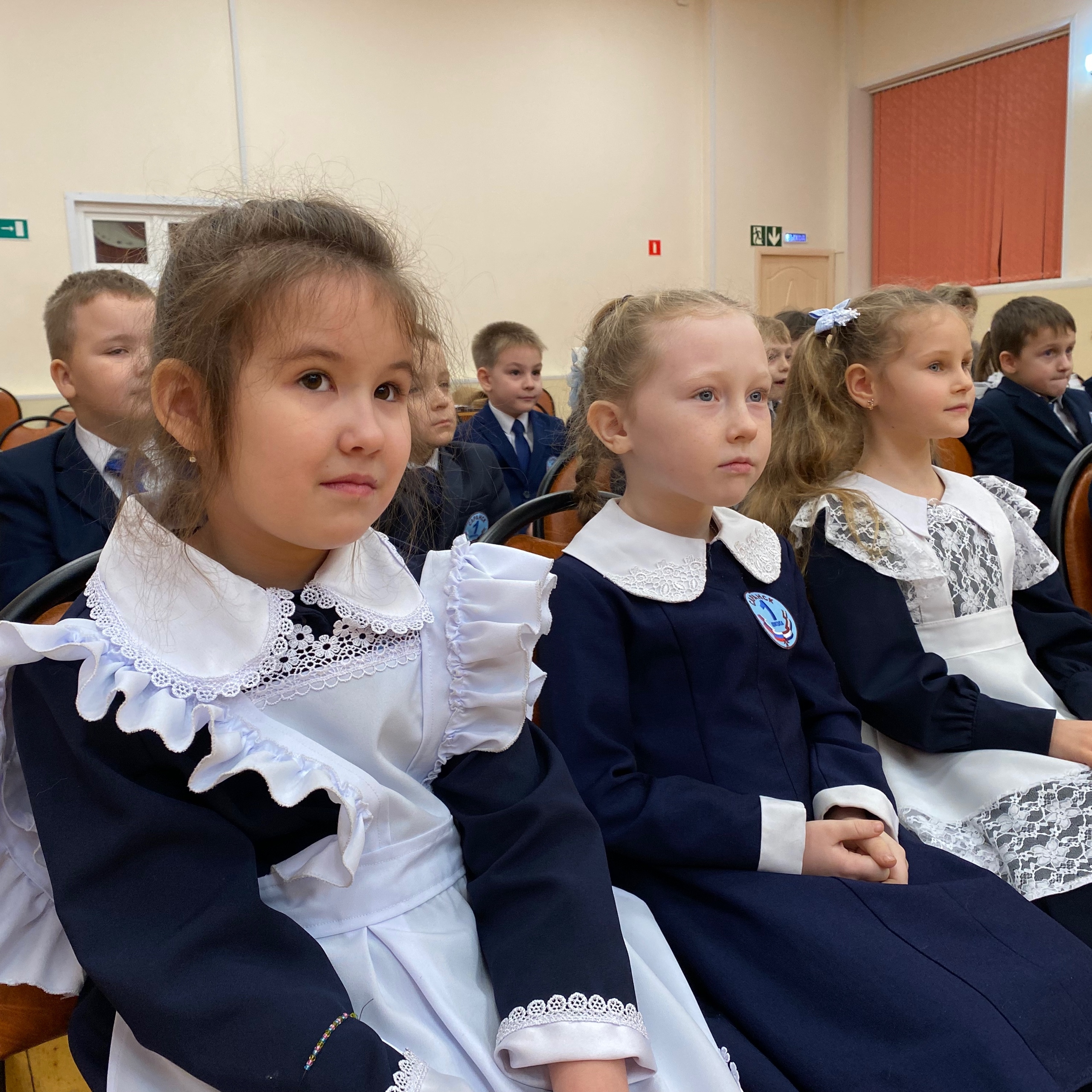 Юные, но ответственные: в школе прошло «Посвящение в пешеходы».