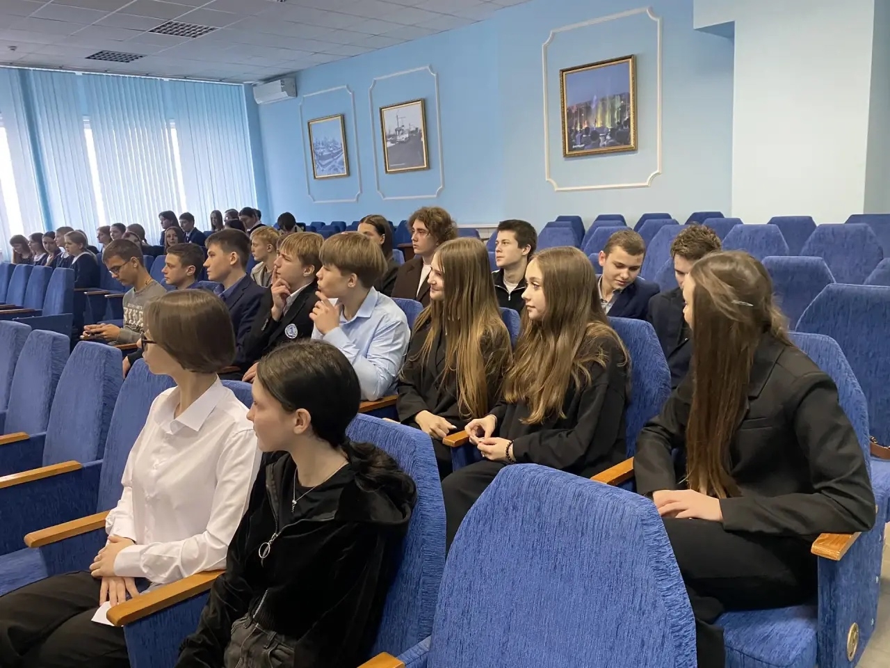 В рамках празднования Дня Конституции Российской Федерации, 12 декабря, учащиеся 9Б класса стали участниками уникального Профилактического практикума, организованного Школой твоей антитеррористической безопасности #ШТАБ.