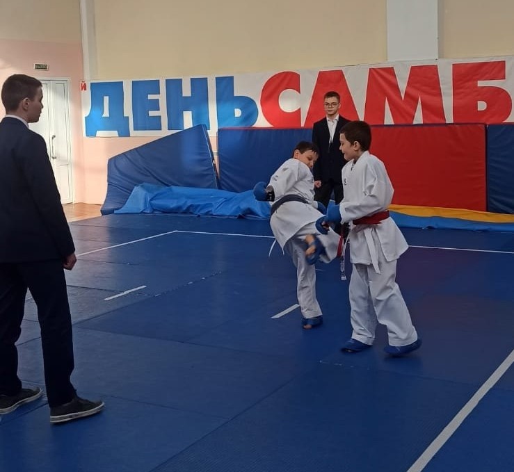 16 февраля состоялся Межрегиональный турнир по каратэ, на котором успешно выступили ученики 3А класса.