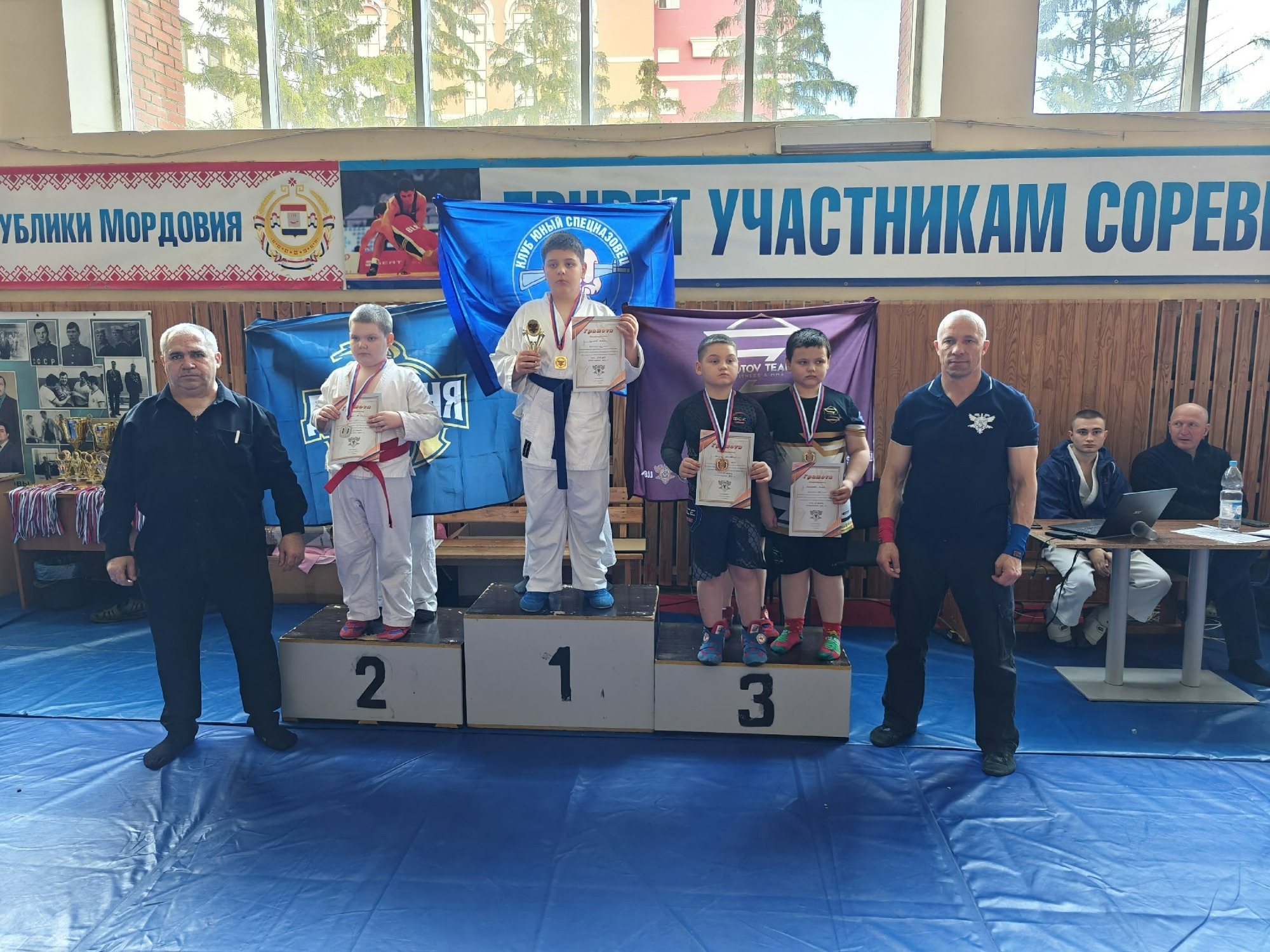 Поздравляем учащегося 2А класса Осичкина Романа с блестящим результатом на Республиканских соревнованиях по рукопашному бою!.